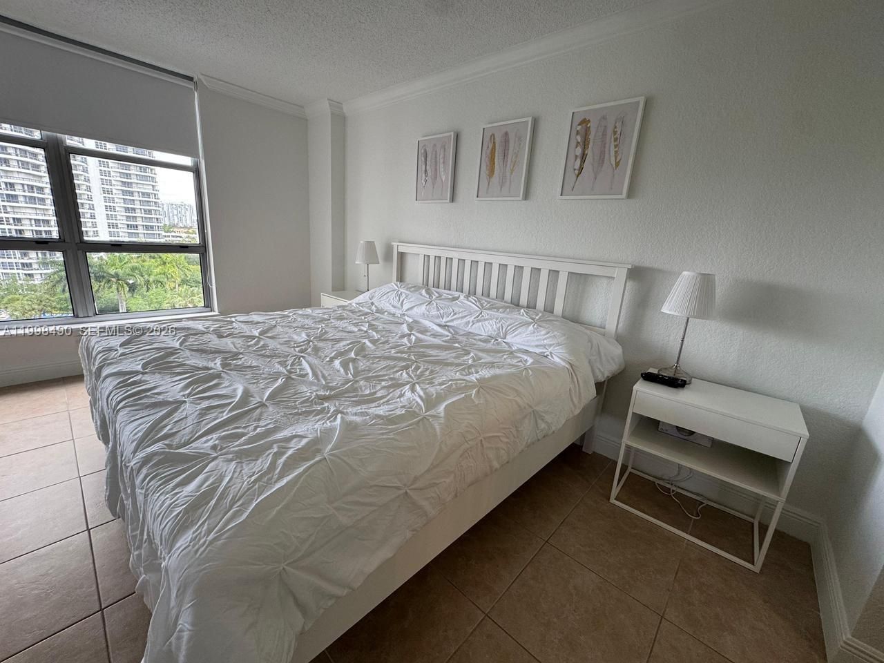 3600 Mystic Pointe Dr, Unit 910, Aventura, FL 33180 Photo