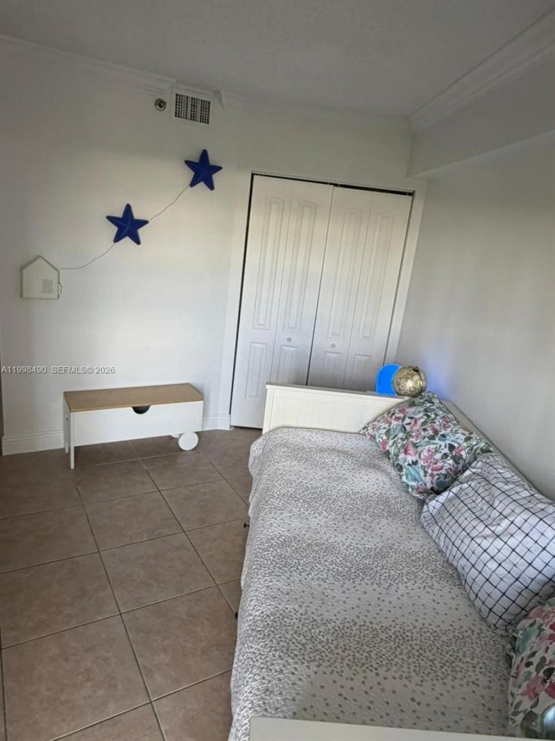 3600 Mystic Pointe Dr, Unit 910, Aventura, FL 33180 Photo