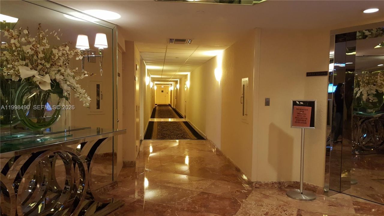 3600 Mystic Pointe Dr, Unit 910, Aventura, FL 33180 Photo