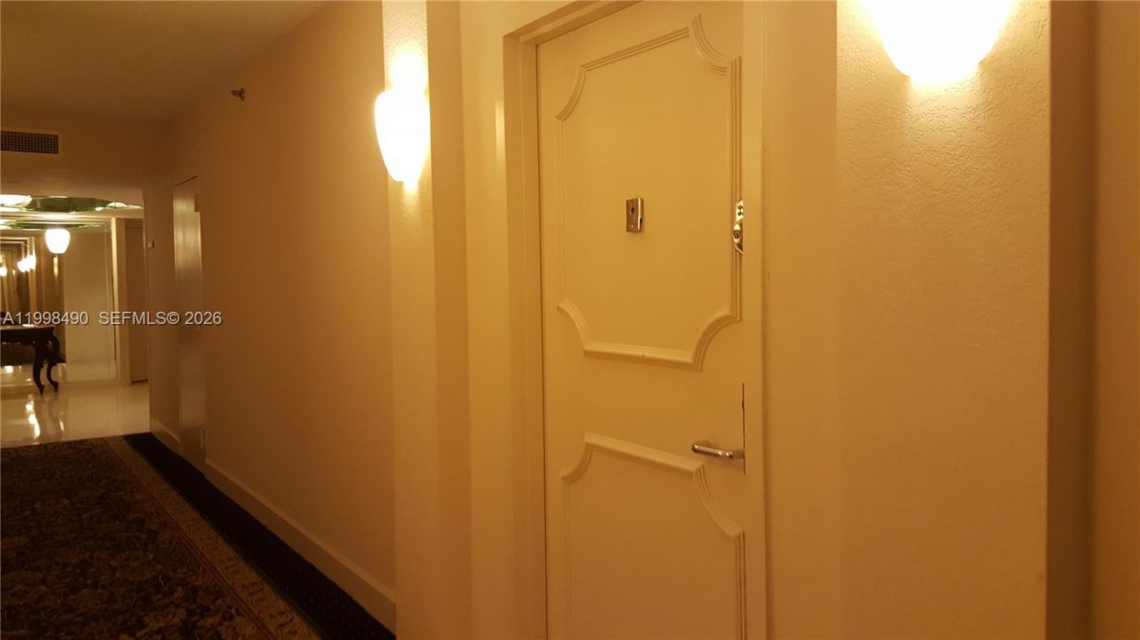 3600 Mystic Pointe Dr , Unit 910, Aventura, FL 33180 Photo