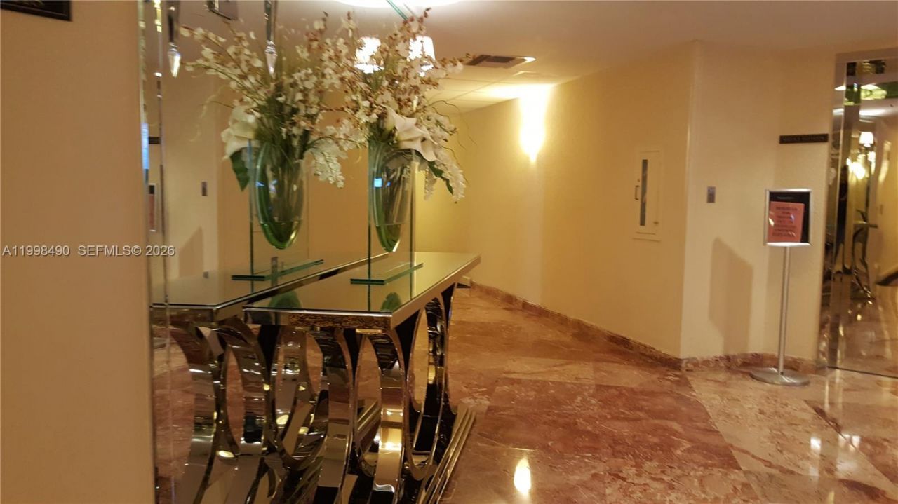 3600 Mystic Pointe Dr, Unit 910, Aventura, FL 33180 Photo