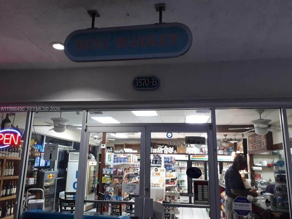 3600 Mystic Pointe Dr , Unit 910, Aventura, FL 33180 Photo