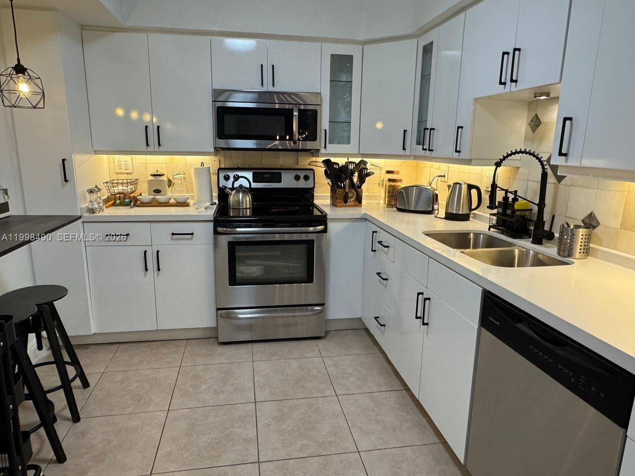3600 Mystic Pointe Dr, Unit 910, Aventura, FL 33180 Photo
