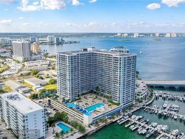 7601 E Treasure Dr , Unit 417, North Bay Village, FL 33141