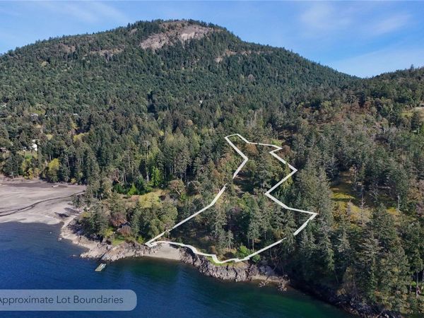 138 Narrows West Rd, Salt Spring, BC V8K 0A3