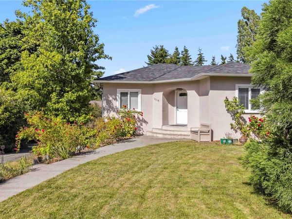 1112 Craigflower Rd, Esquimalt, BC V9A 2Y1