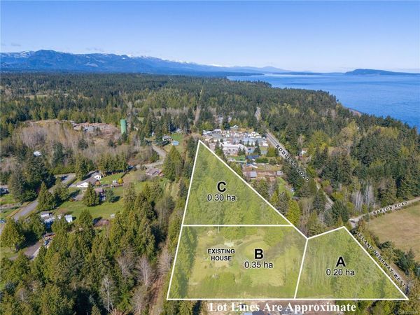 4080 Island Hwy, Qualicum Beach, BC V9K 2B1