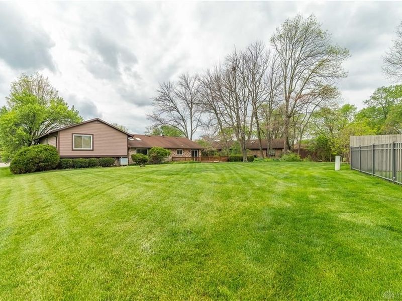 3413 Diamondback Drive, Butler Township, OH 45414 Photo 3