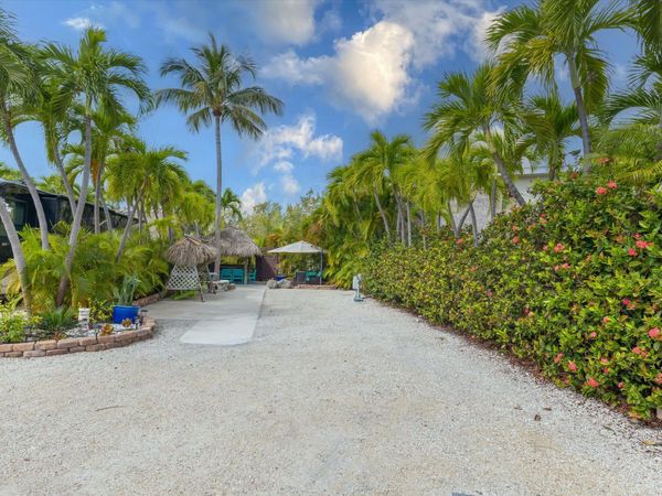 2950 Overseas Highway, Unit # 33, Saddle Bunch, FL 33040