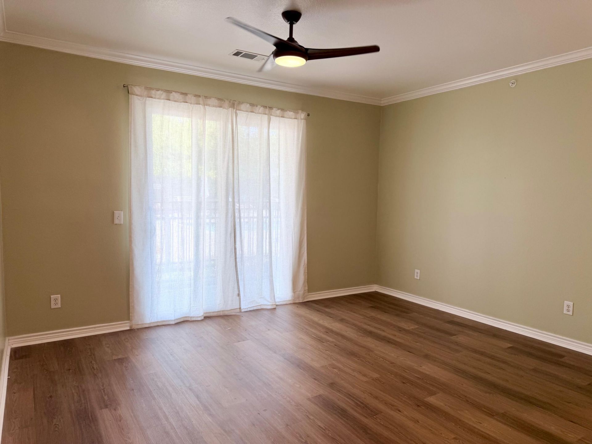 130 River Landing Drive Photo 5