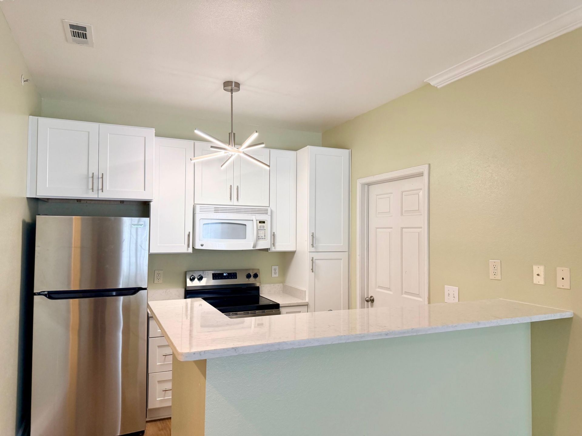 130 River Landing Drive Photo 6