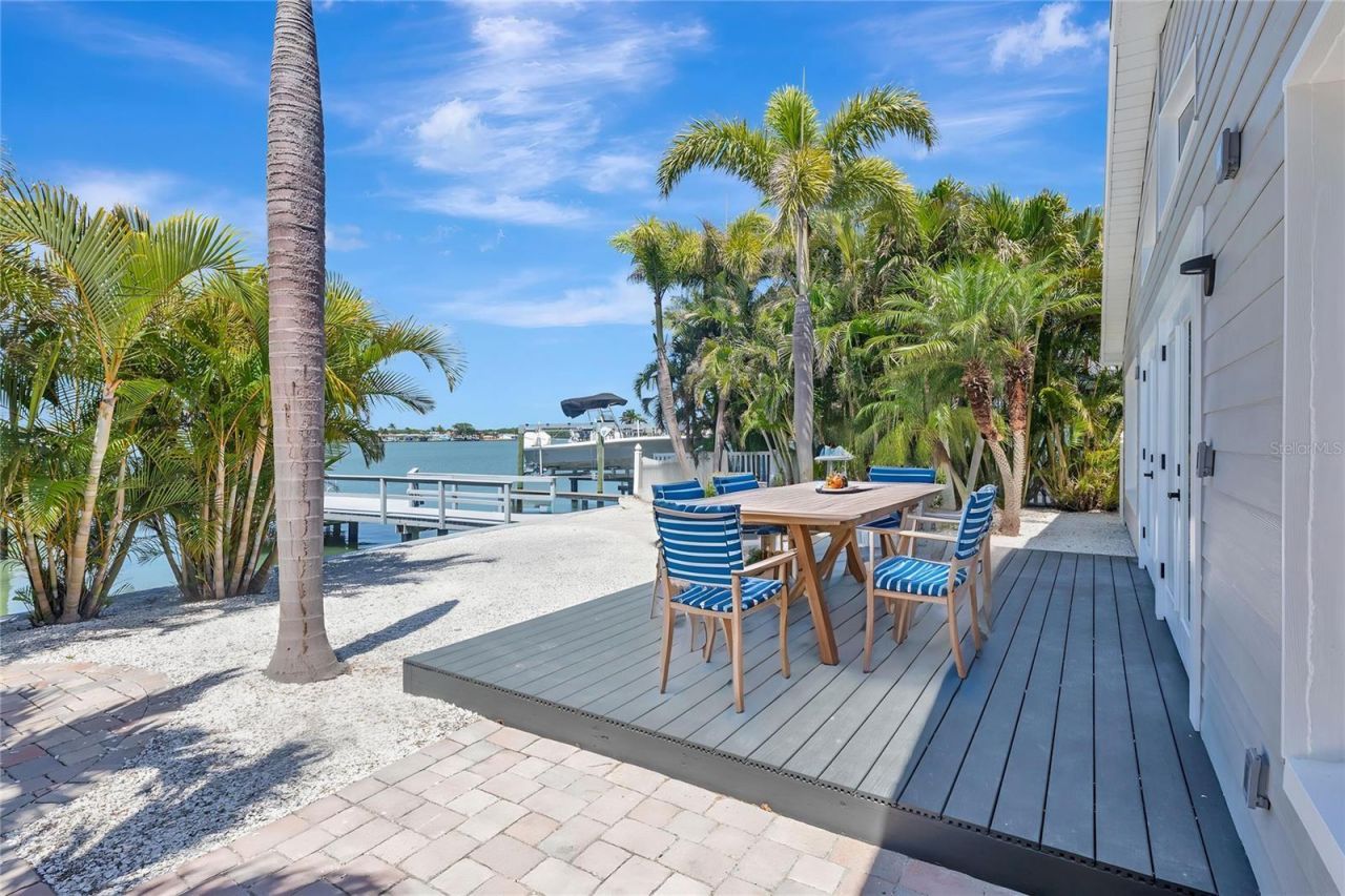 308 173rd Avenue E, North Redington Beach, FL 33708 Photo