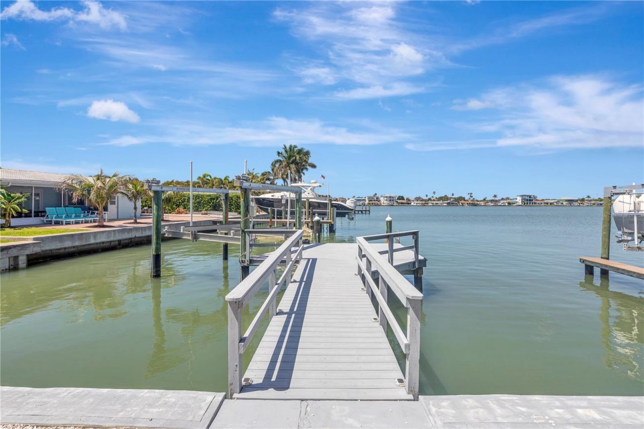 308 173rd Avenue E, North Redington Beach, FL 33708 Photo