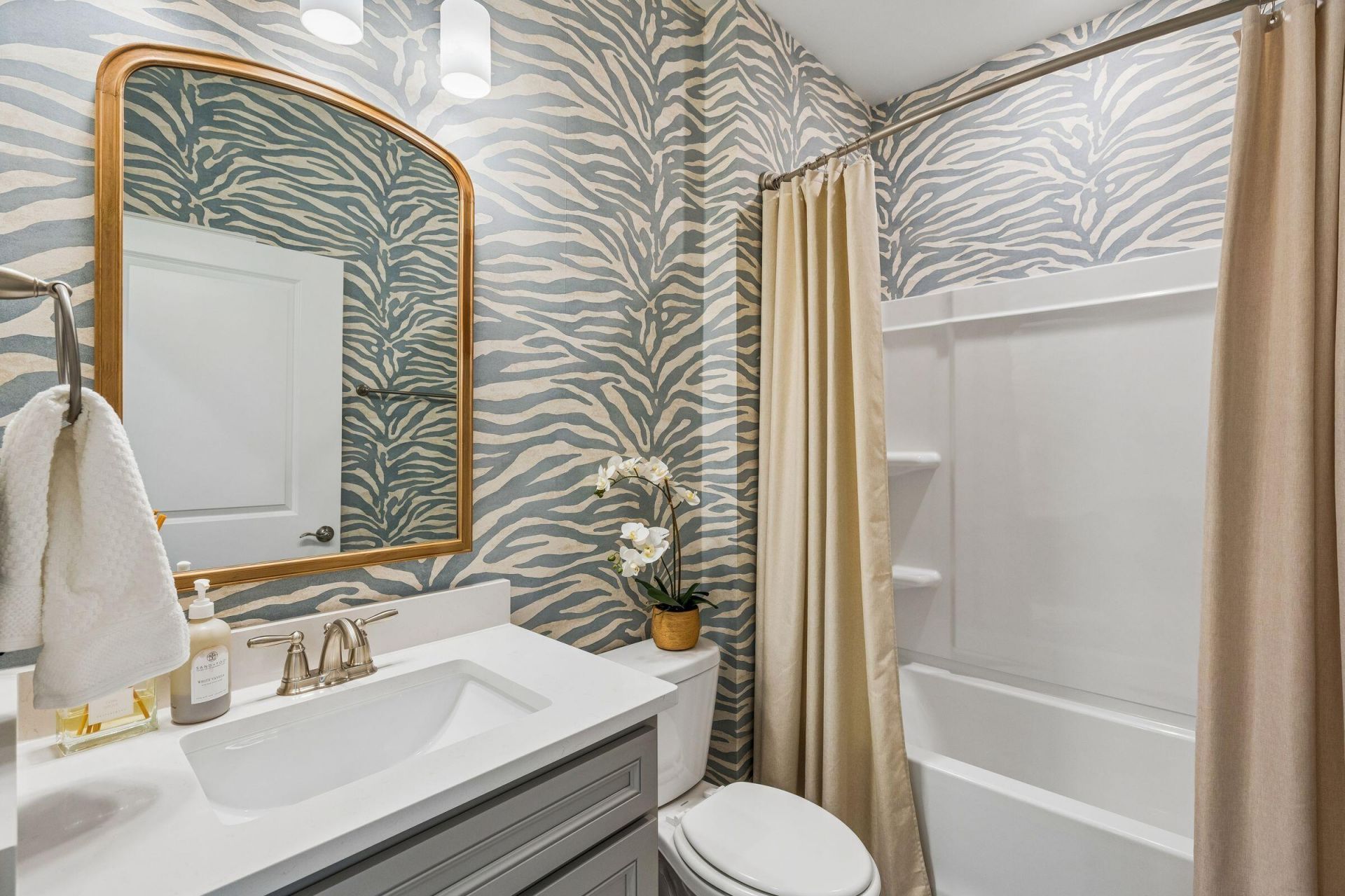 611 Coral Bells Lane Photo 27