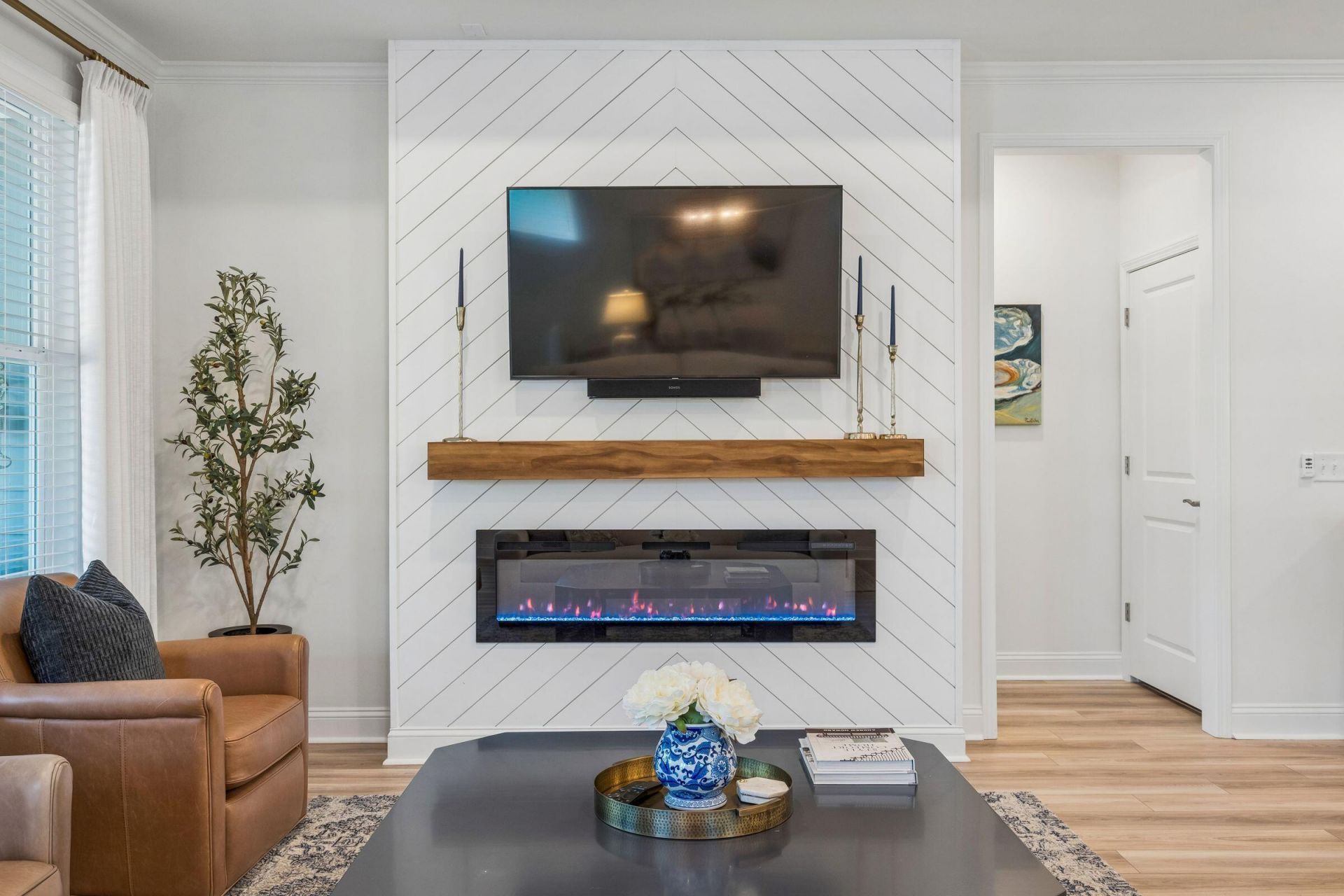 611 Coral Bells Lane Photo 9