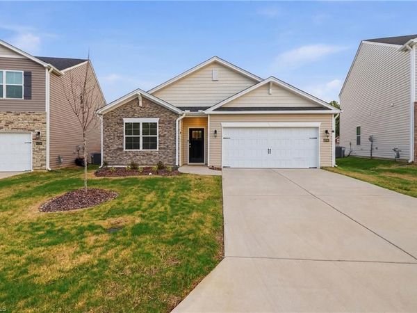 6520 Clark Creek Trail , Whitsett, NC 27377