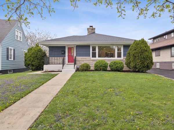 123 E Columbia Avenue , Elmhurst, IL 60126