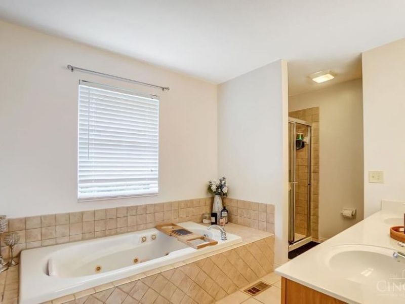 11850 Winston Lane, Forest Park, OH 45240 Photo 24