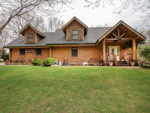 8647 N 1450 E, Royal Center, IN 46978