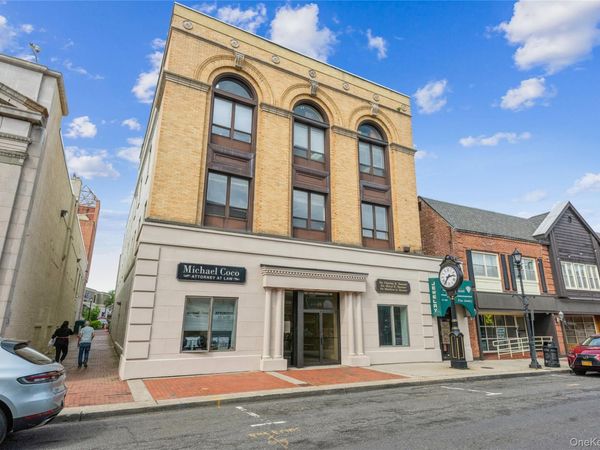 15 1/2 Glen Street, Unit 205, Glen Cove, NY 11542