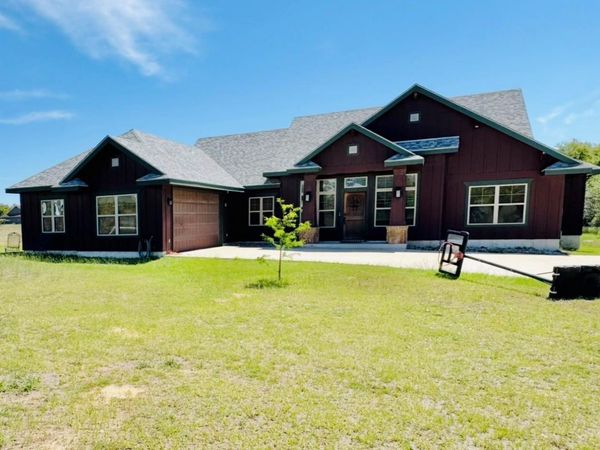 1094 Raintree LN , Elgin, TX 78621