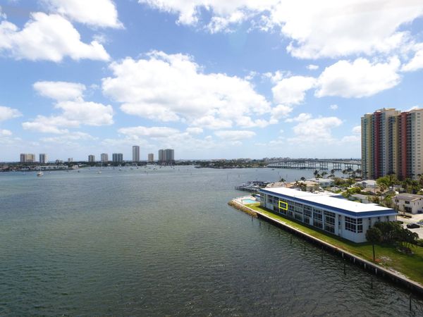 400 Wilma Circle, Unit 207, Riviera Beach, FL 33404