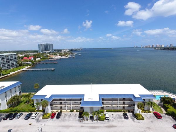400 Wilma Circle, Unit 207, Riviera Beach, FL 33404