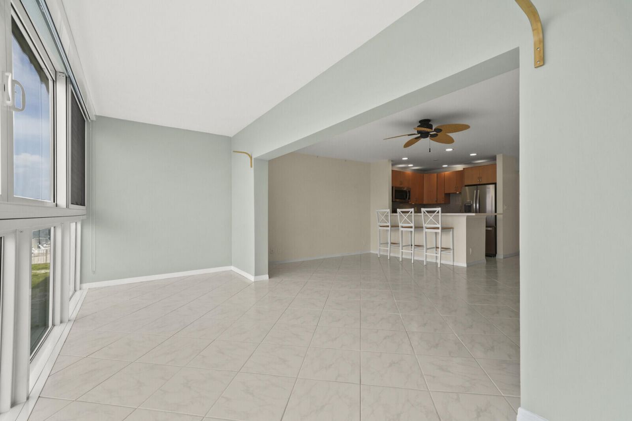 400 Wilma Circle, Unit 207, Riviera Beach, FL 33404 Photo