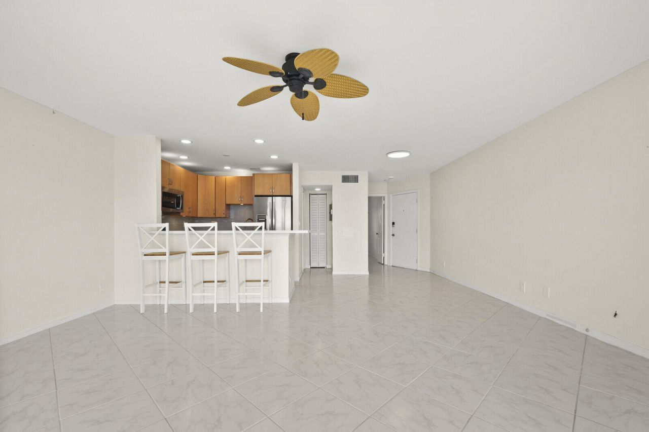 400 Wilma Circle, Unit 207, Riviera Beach, FL 33404 Photo