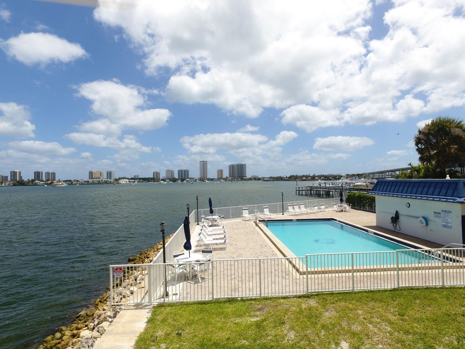 400 Wilma Circle, Unit 207, Riviera Beach, FL 33404 Photo