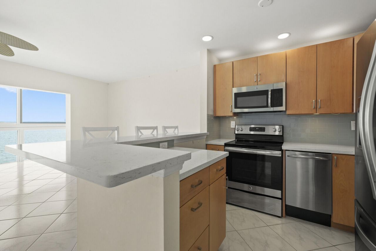 400 Wilma Circle, Unit 207, Riviera Beach, FL 33404 Photo