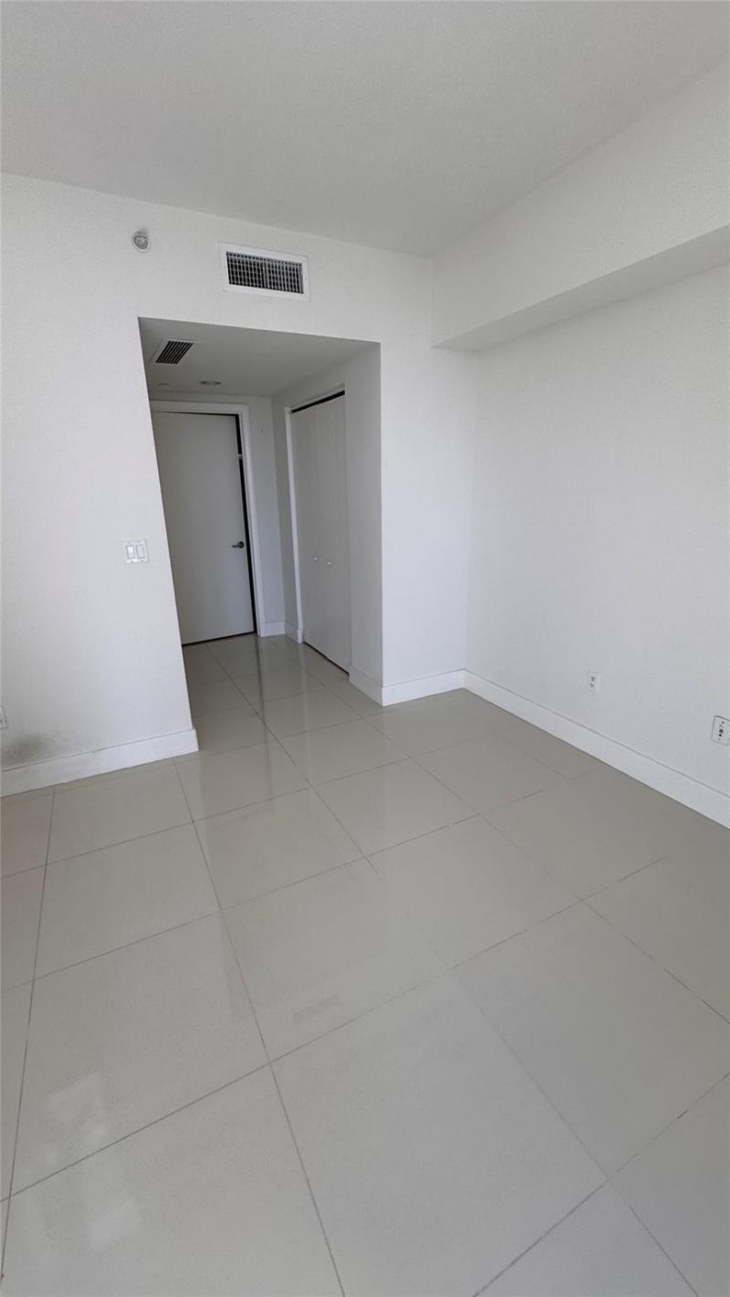 475 Brickell Avenue, Unit 4913, Miami, FL 33131 Photo