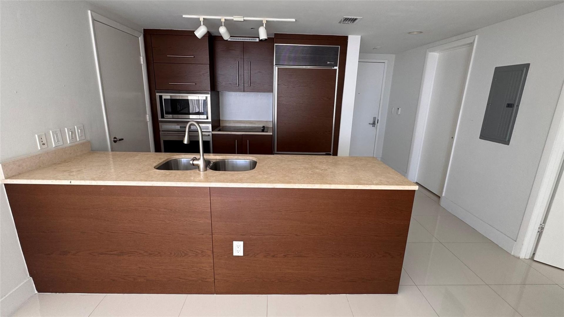 475 Brickell Avenue, Unit 4913, Miami, FL 33131 Photo