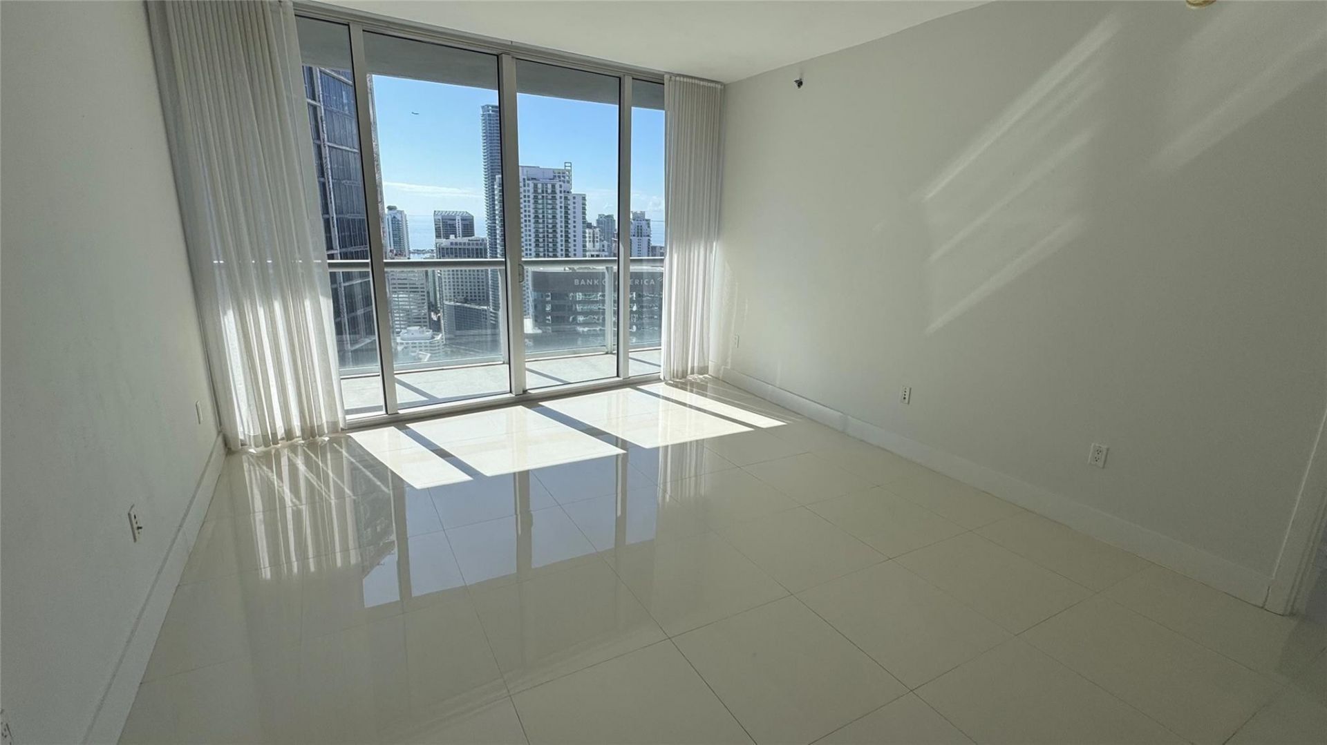 475 Brickell Avenue, Unit 4913, Miami, FL 33131 Photo
