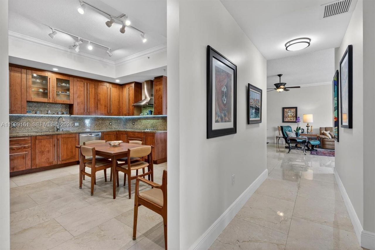 650 Valencia Ave , Unit 302, Coral Gables, FL 33134 Photo