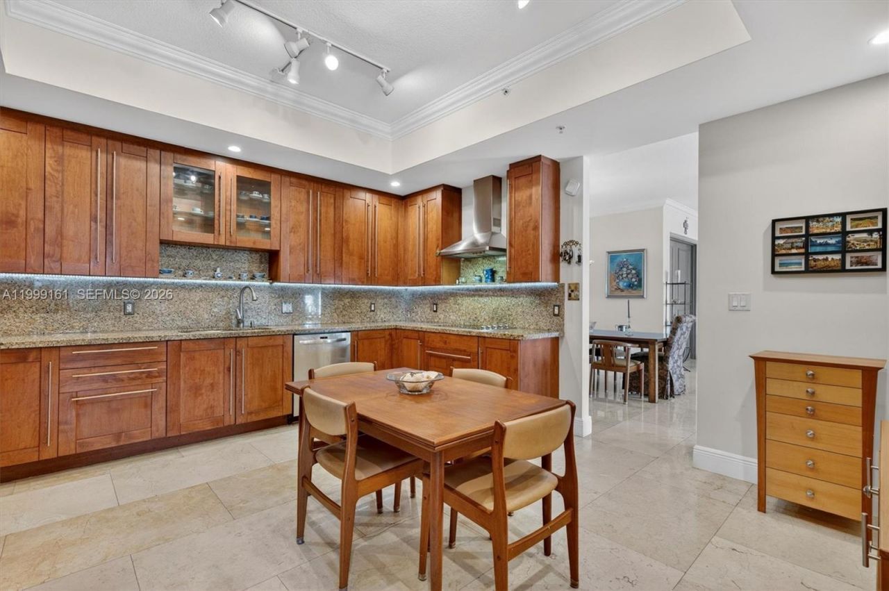 650 Valencia Ave , Unit 302, Coral Gables, FL 33134 Photo