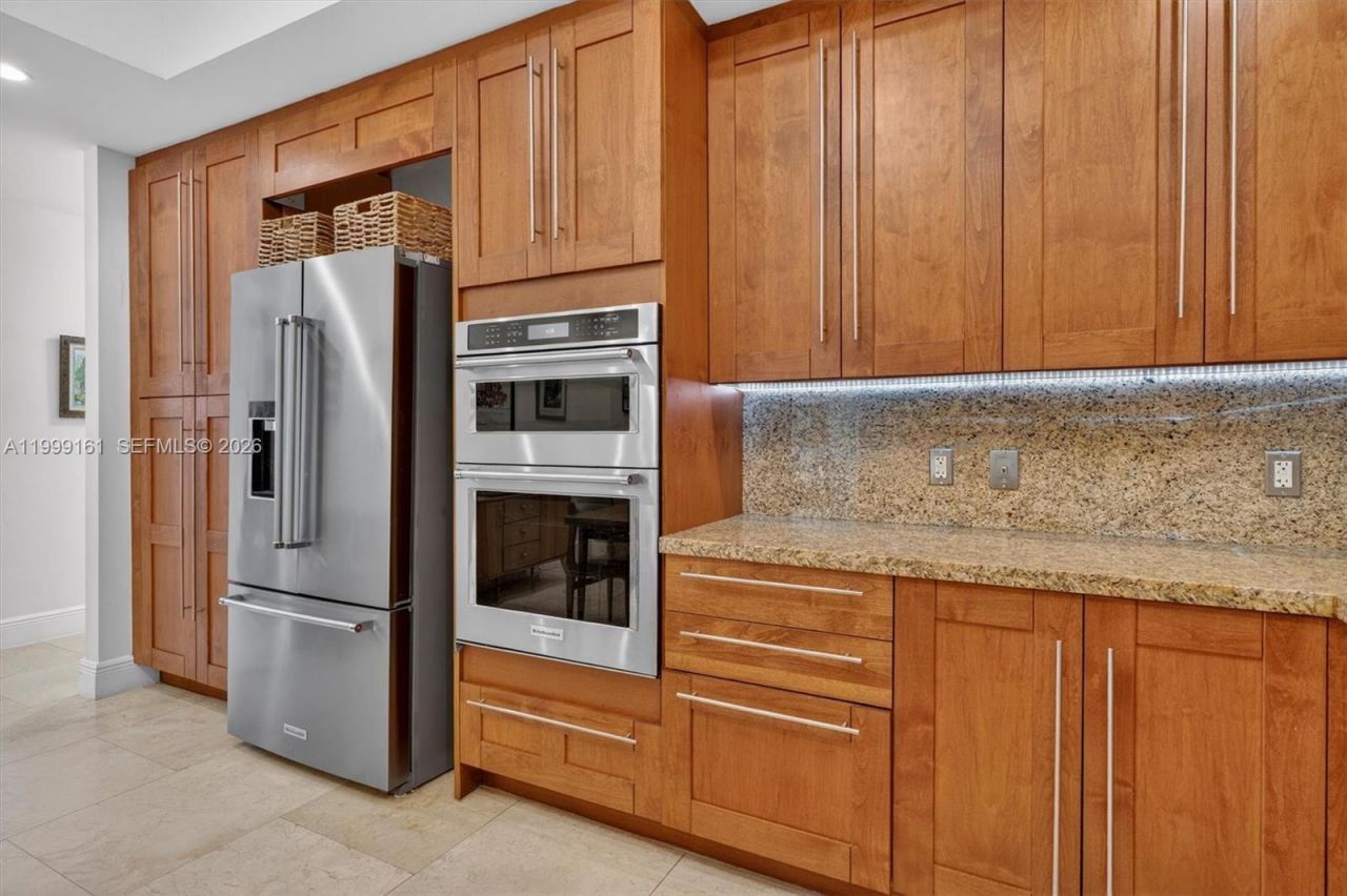 650 Valencia Ave , Unit 302, Coral Gables, FL 33134 Photo