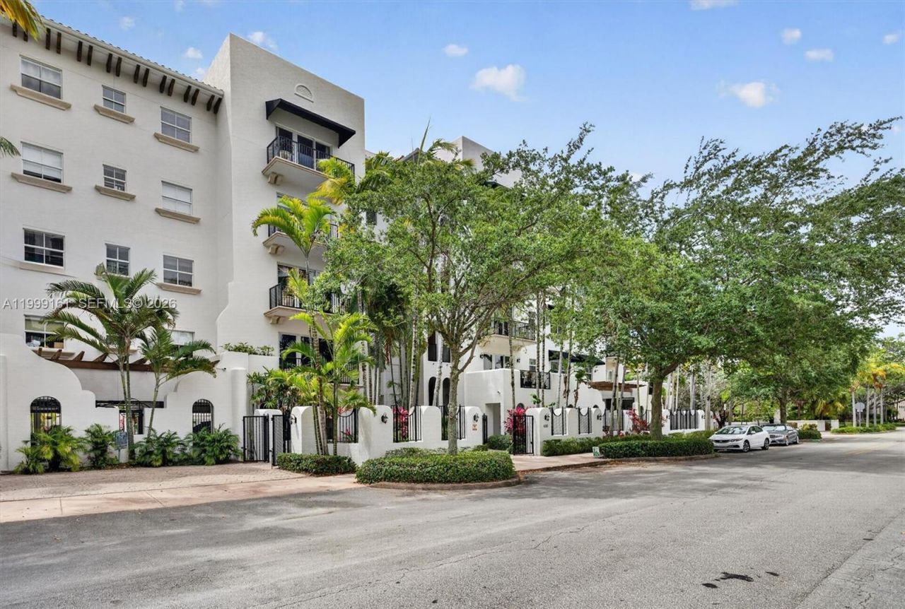 650 Valencia Ave , Unit 302, Coral Gables, FL 33134 Photo
