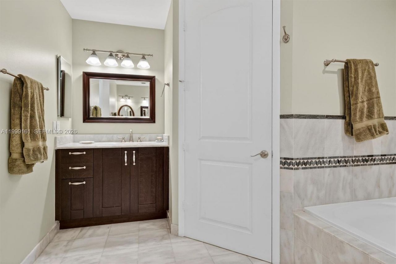 650 Valencia Ave , Unit 302, Coral Gables, FL 33134 Photo