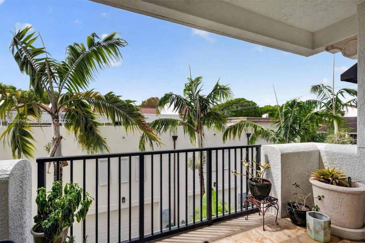 650 Valencia Ave , Unit 302, Coral Gables, FL 33134 Photo