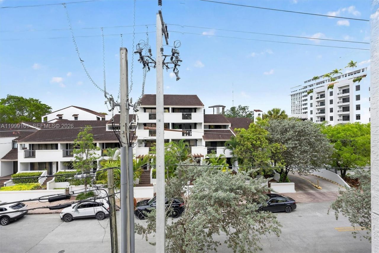 650 Valencia Ave , Unit 302, Coral Gables, FL 33134 Photo