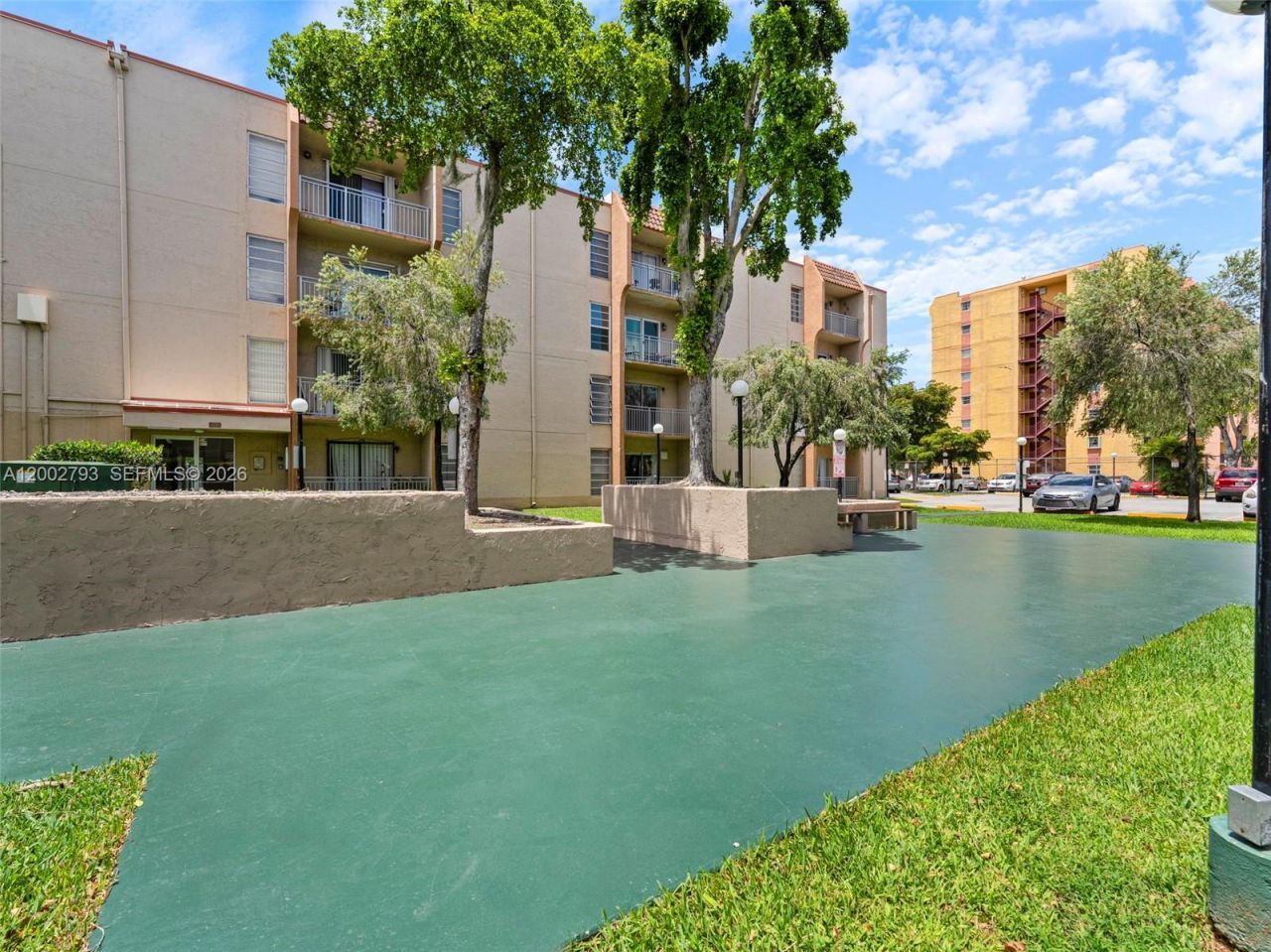 4713 NW 7th St, Unit 410-1, Miami, FL 33126 Photo