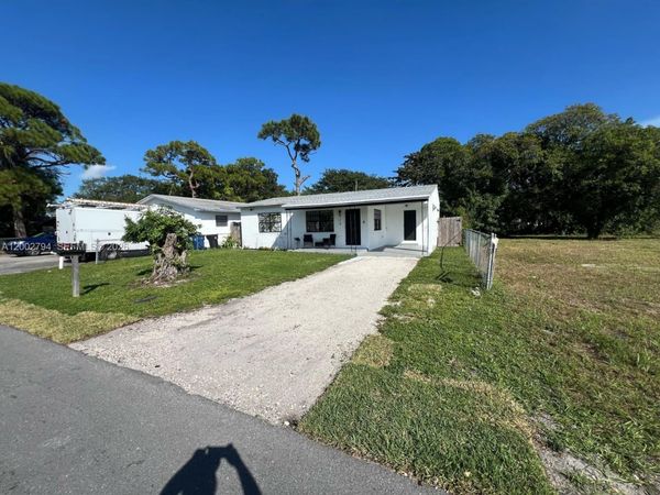 716 NW 15th Way , Fort Lauderdale, FL 33311