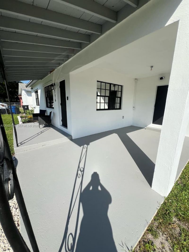 716 NW 15th Way , Fort Lauderdale, FL 33311 Photo