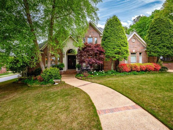 2 Frecourt Lane, Little Rock, AR 72223