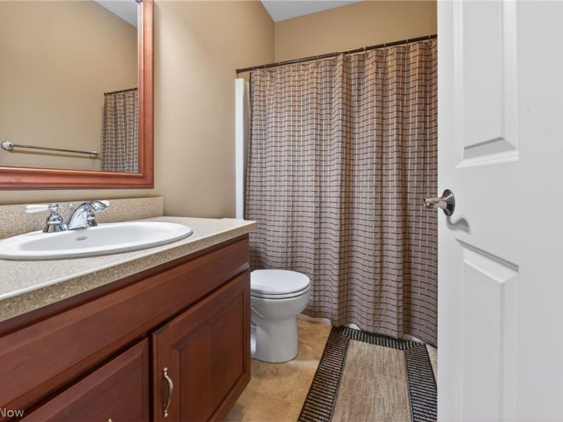 734 Homestead Pointe Drive, Orrville, OH 44667 Photo 10