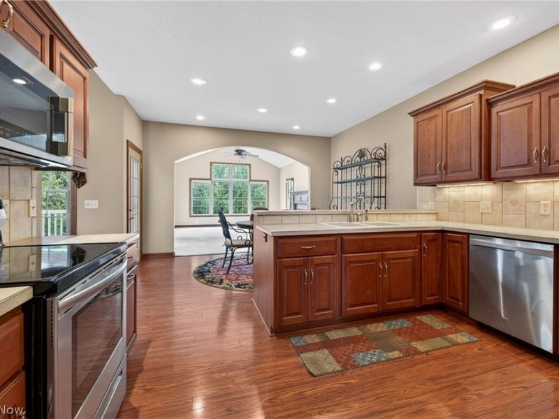 734 Homestead Pointe Drive, Orrville, OH 44667 Photo 13