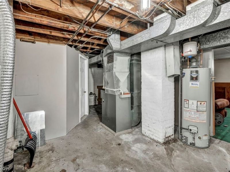 14018 Liberty Avenue, Cleveland, OH 44135 Photo 40