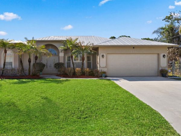 6148 NW Gaylord Terrace, Port St. Lucie, FL 34986