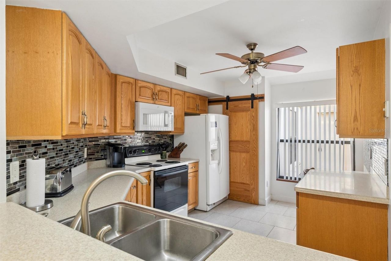 2910 Cottage Grove Court , Unit L4, Orlando, FL 32822 Photo